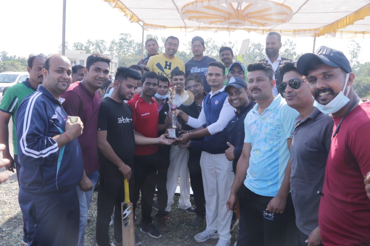 पत्रकारों एवं पुलिस प्रशासन के बीच हुआ क्रिकेट मैत्री मैच, दोनों टीमों ने किया शानदार प्रदर्शन