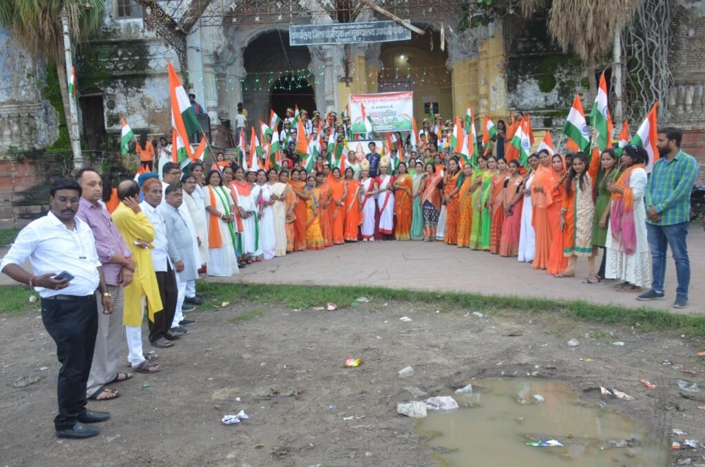 तिरंगा वाहन रैली : भारत माता के जयकारों के साथ तिरंगा थाम समग्र जैन समाज एवं रोटरी क्लब ने निकाली रैली, महलवाड़े से पूर्व गृहमंत्री और वरिष्ठजनों ने लहराया ध्वज 2 IMG 20220814 WA0031