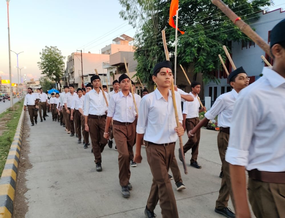 बाल पथ संचलन : कदमताल करते हुए बाल स्वयंसेवकों ने दिया अनुशासन का संदेश 1 IMG 20221002 WA0436