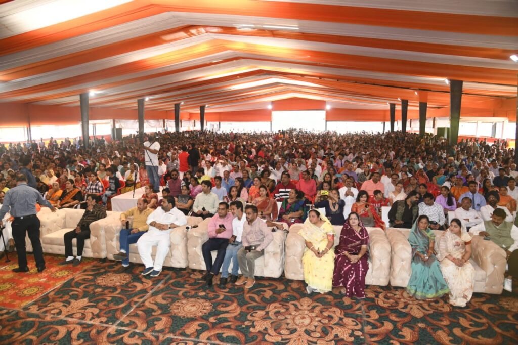 प्रतिभावानों का सम्मान : बच्चों के भविष्य को संवारने का काम देश में प्रधानमंत्री, प्रदेश में मुख्यमंत्री और रतलाम में चेतन्य काश्यप कर रहे - मंत्री भूपेंद्रसिंह 3 IMG 20221113 WA0425