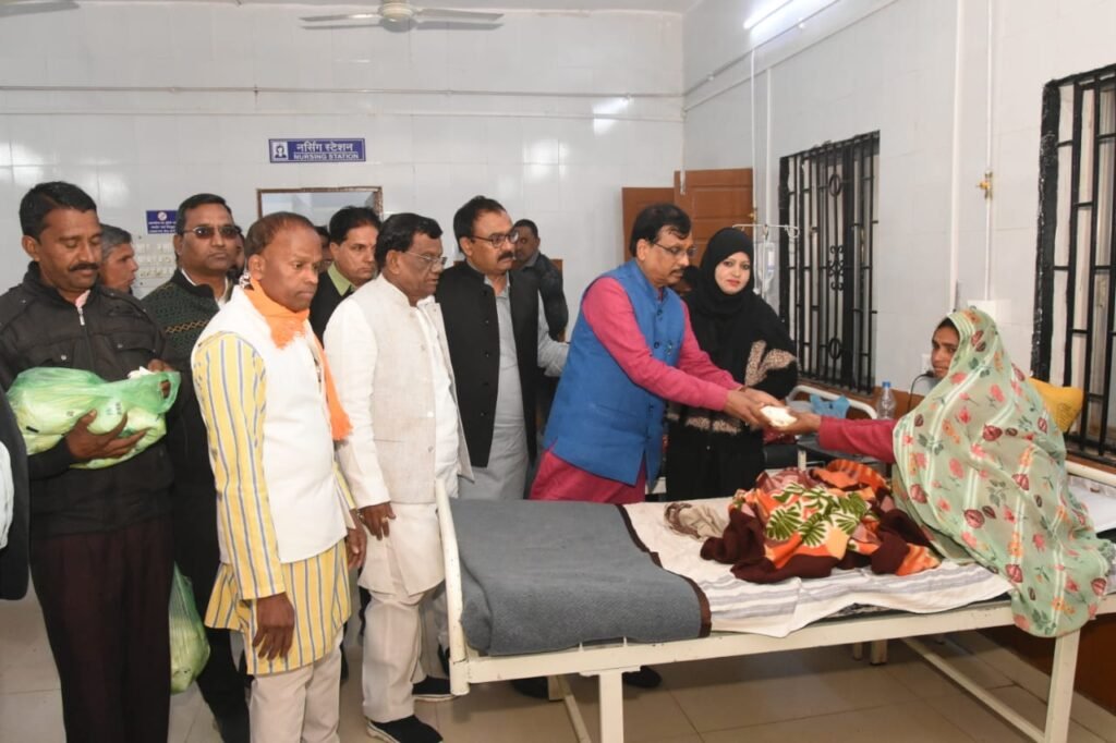 रतलाम का स्थापना दिवस उत्सव : महाराजा रतनसिंह अलंकरण सम्मान समारोह के साथ हास्य और वीर रस की बहेगी बयार 1 IMG 20230127 WA0184