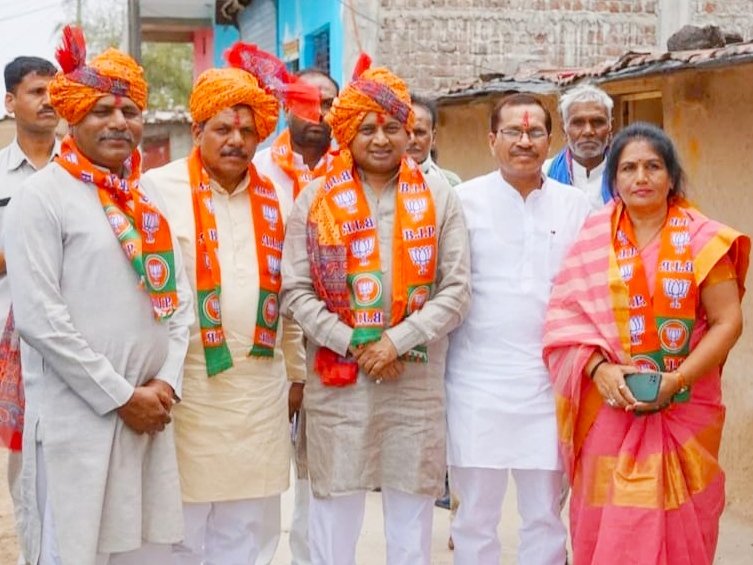 स्नेह सम्मेलन : युवा आयोग अध्यक्ष डॉ. खरे ने भक्त हनुमानजी की तरह दी कार्य की प्रेरणा, रतलाम ग्रामीण विधानसभा में कार्यक्रम 2 IMG 20230420 104253