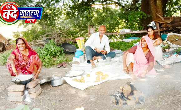 चिंता बारिश की : सैलाना में मनाई उज्जैनी, घरों के बाहर भोजन बनाकर इंद्रदेव को लगाया भोग 1 IMG 20230901 123541