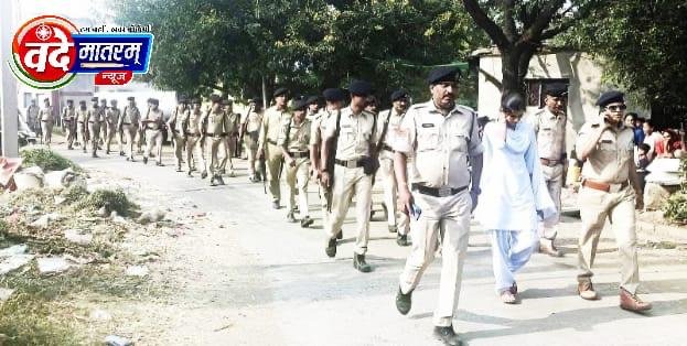 चुनाव में मुस्तैदी : राजस्थान सीमा पर अलर्ट, रतलाम पुलिस के साथ सरवन में गुजरात के बल ने निकाला फ्लैग मार्च 1 IMG 20231110 WA0084