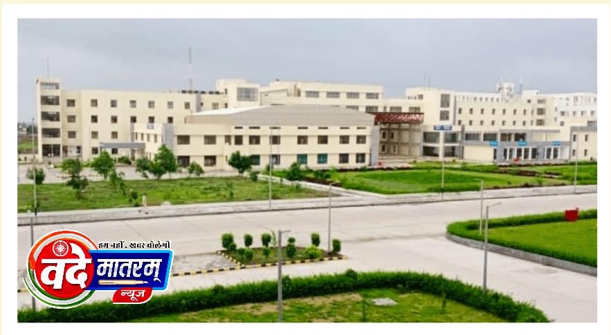 रतलाम में कैंडल मार्च : हड़ताली जूनियर डॉक्टरों का पहला दिन 2 IMG 20240816 WA0005