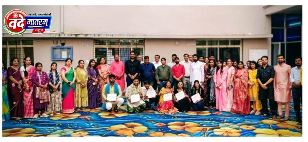 रतलाम : विद्यार्थियों ने “देसी डे” में बिखेरे भारतीय संस्कृति के रंग 1 IMG 20251011 WA0067
