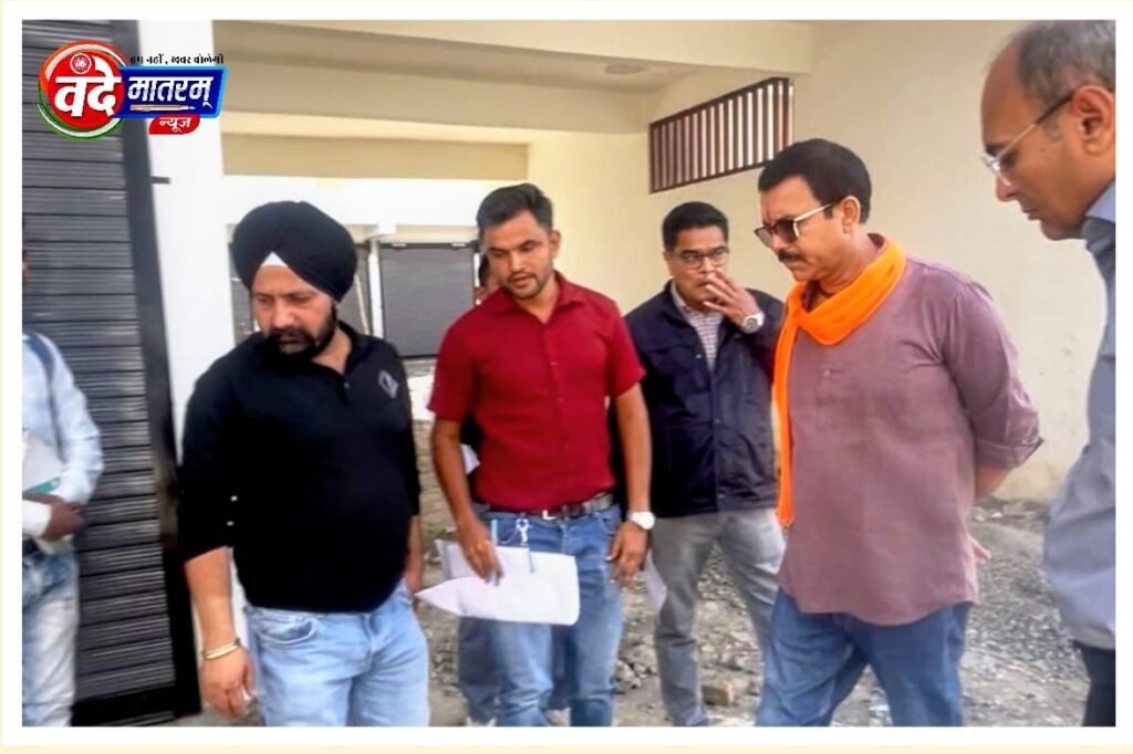 रतलाम : एमपी-43 मार्केट के निर्माण में गुणवत्ता और सुविधाओं पर महापौर की नजर 1 IMG 20251113 WA0059