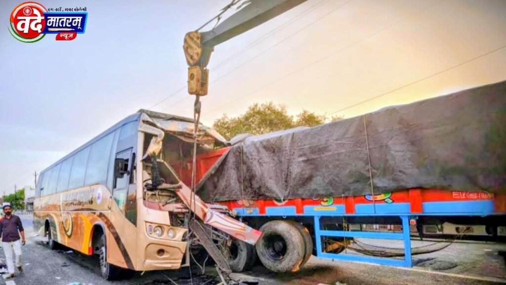 Accident on Ratlam Four-Lane Accident on Ratlam Four-Lane