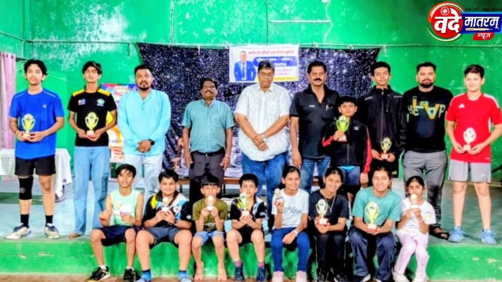 Ratlam : अश्विनी शर्मा स्मृति बैडमिंटन प्रतियोगिता में खिलाड़ियों का शानदार प्रदर्शन 1 20260616 072155