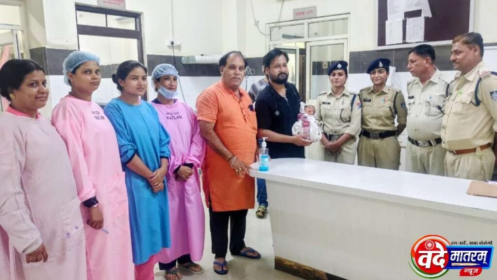 Ratlam : भिंड-रतलाम इंटरसिटी के एस-2 कोच में लिपटी मिली मासूम 2 20260705 072844
