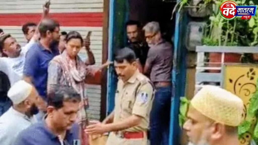 Ratlam : मोबाइल कारोबारी ने पत्नी की गला रेतकर की हत्या, बच्चों के सामने कत्ल 2 20260802 153013