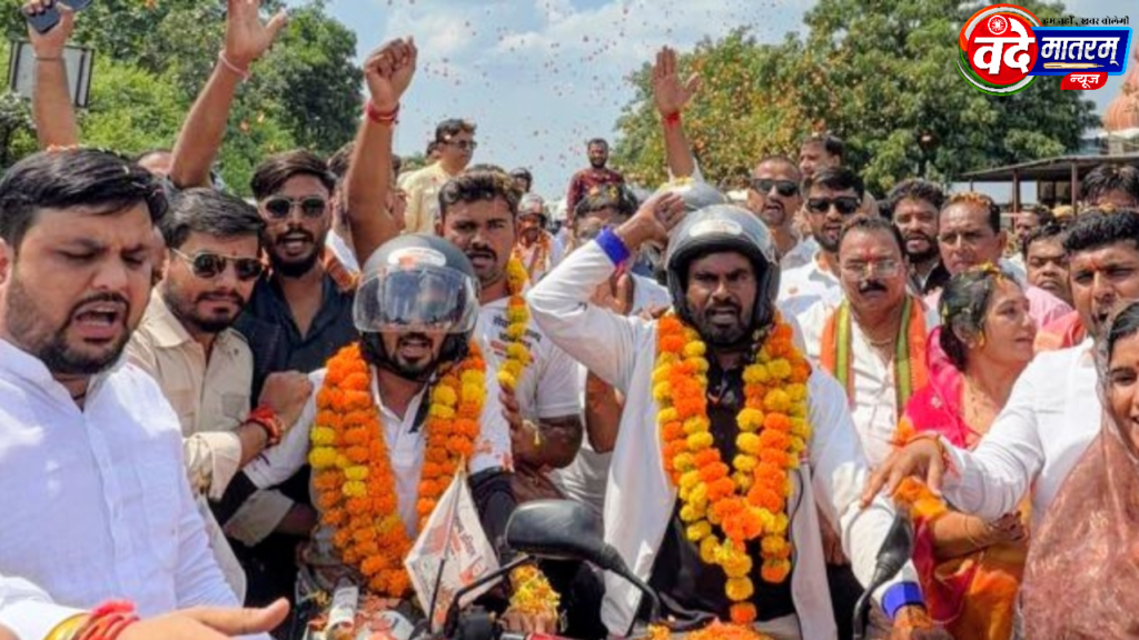 Ratlam : सेवा संकल्प यात्रा का जिले में प्रवेश, गर्मजोशी से BJP ने किया स्वागत 2 20260922 183020